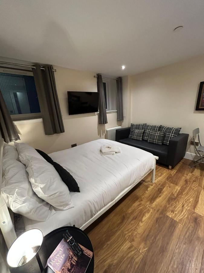 Modern Double With Sofa Accommodatie bij particulieren *